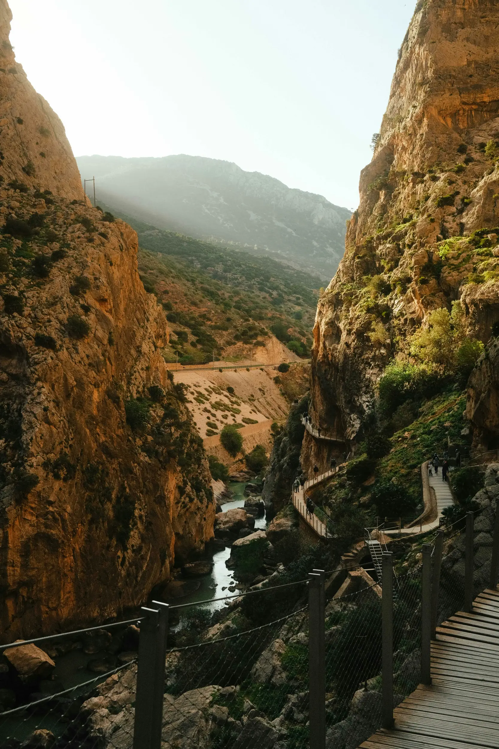 Randonnée du Caminito del Rey en Andalousie, longue de quelques kilomètres à flanc de falaise